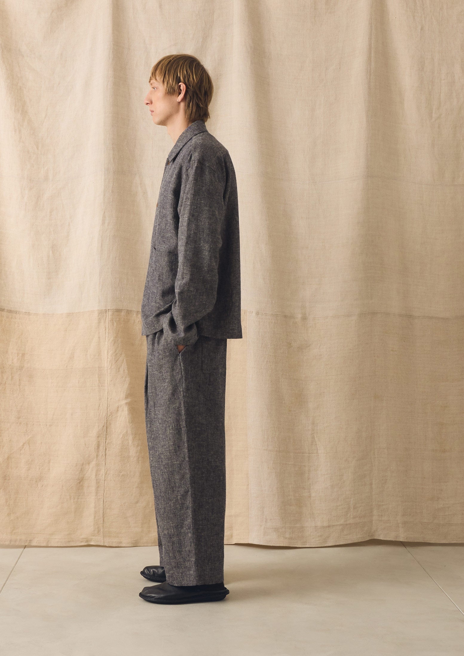 Pleated Linen Cotton Twill Trousers | Navy/Ecru