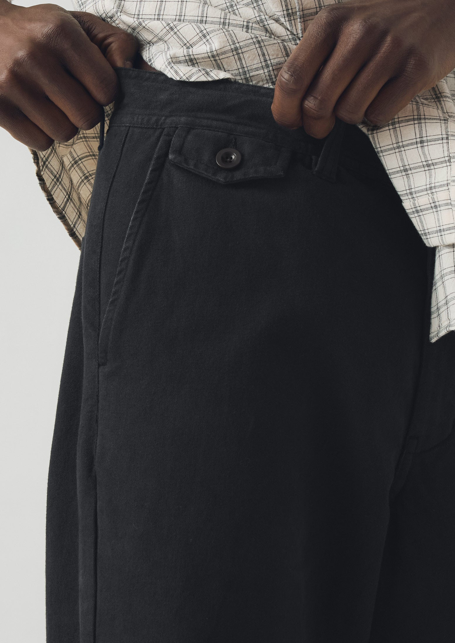 Norv Garment Dyed Tapered Trousers | Charcoal