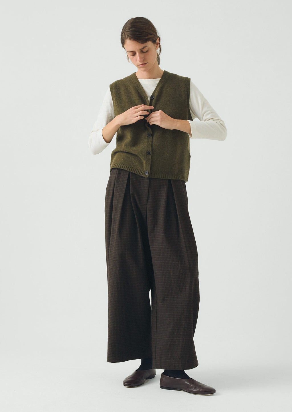 Wool Cashmere V Neck Tank | Olive Melange